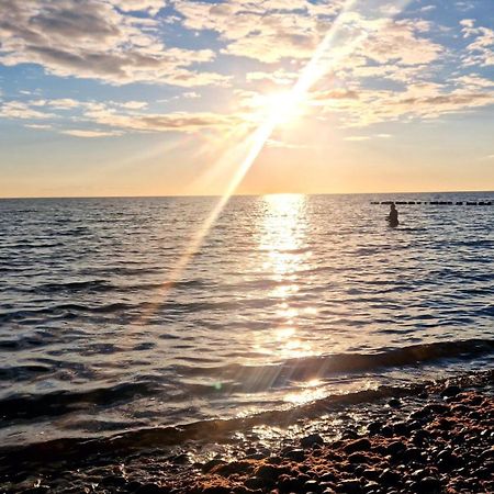 App 7O Kleinertag Am Meer Dranske Exterior foto